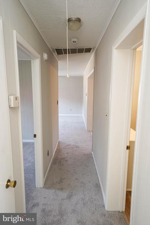 Building Photo - 115 Ridgefield Ln