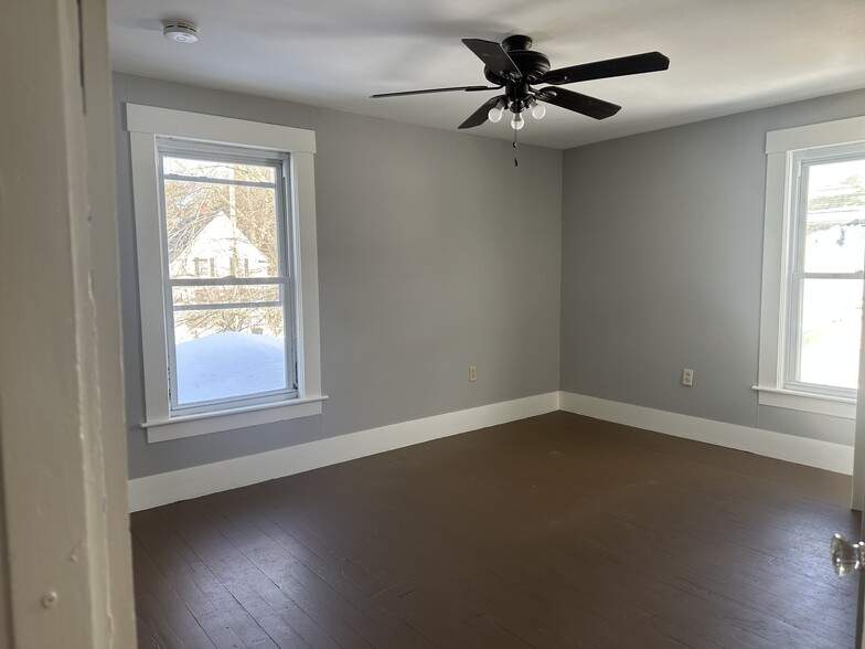 Building Photo - 179 Maple Ave