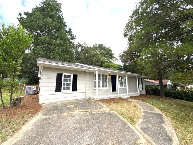 Building Photo - 5805 Blueridge Dr