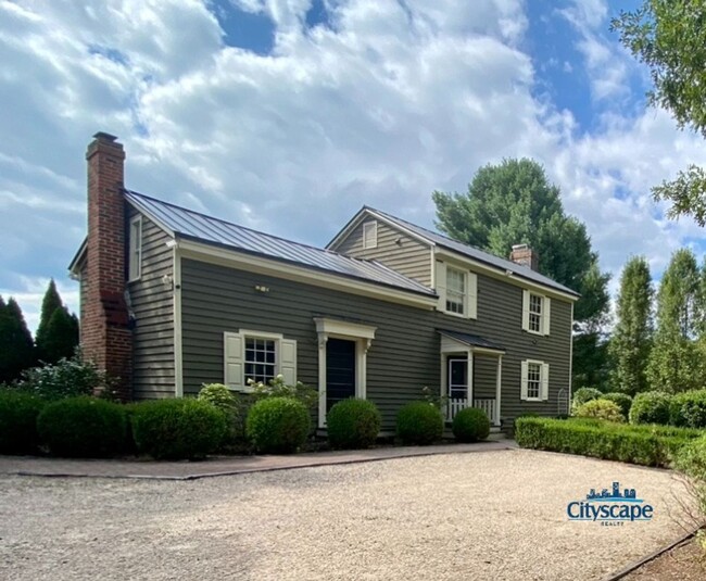 Building Photo - Fantastic Farmhouse in pastoral Goochland!