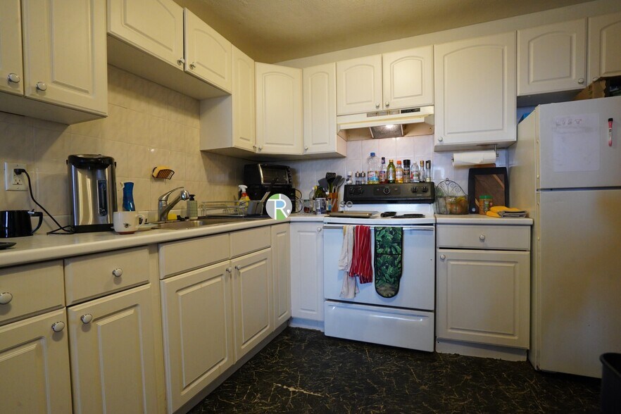 Building Photo - 226 Parker Hill Ave