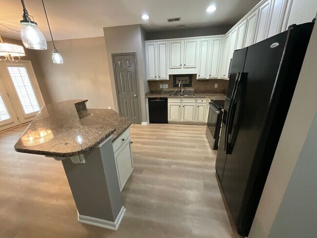 Building Photo - Immaculate 3 bedroom/2.5 bathroom in Tanner Woods!