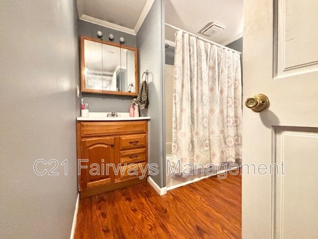 Building Photo - 217 N Lincoln Ave