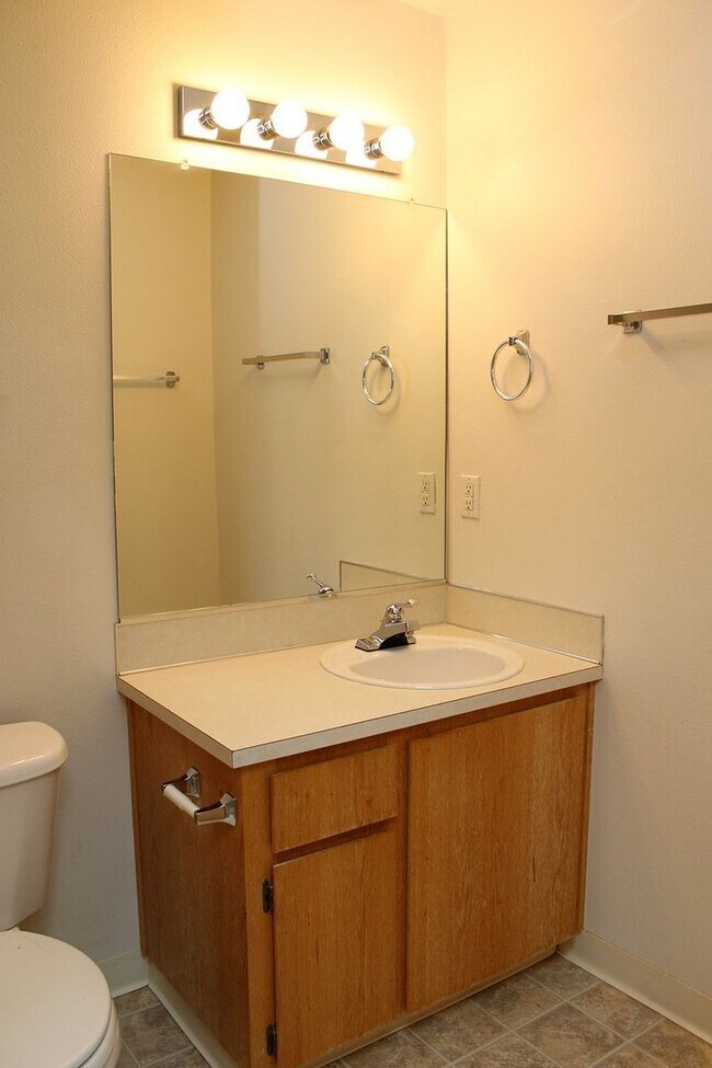 Building Photo - 1971 SE 122nd Ave