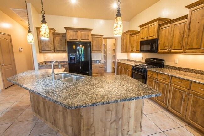 Building Photo - Custom 3 Bedroom Single-Family Home in Pri...