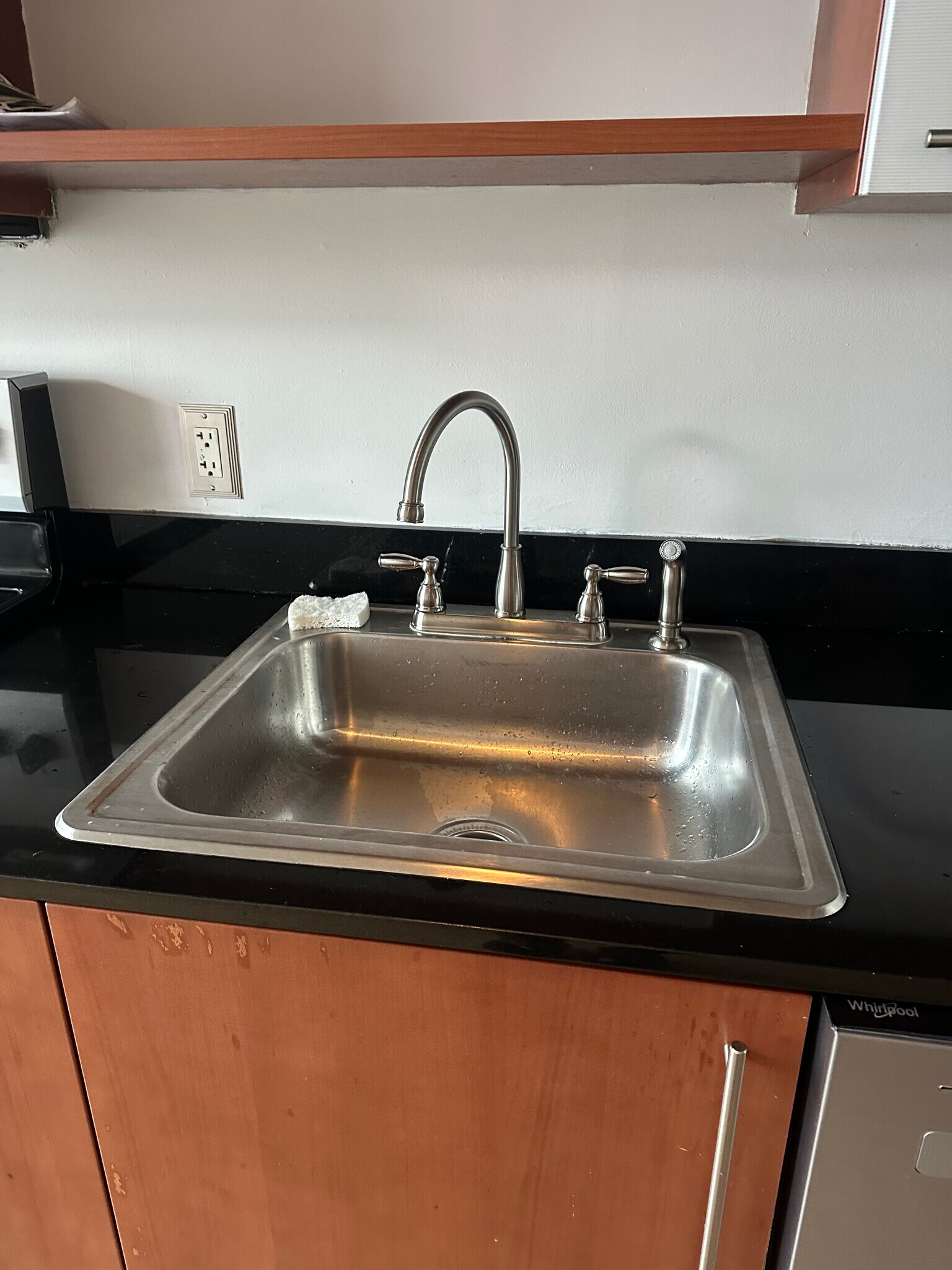 Building Photo - 690 SW 1st Ct