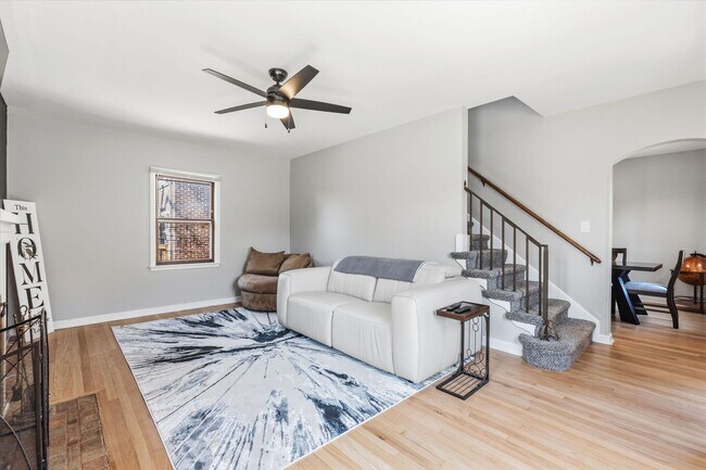 Building Photo - 2 Bedroom Duplex in Dundee
