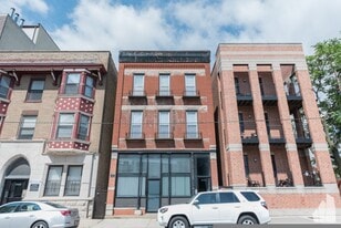 Building Photo - 2454 N Southport Ave