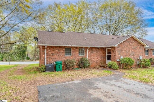 Building Photo - 475 Vinyard Rd