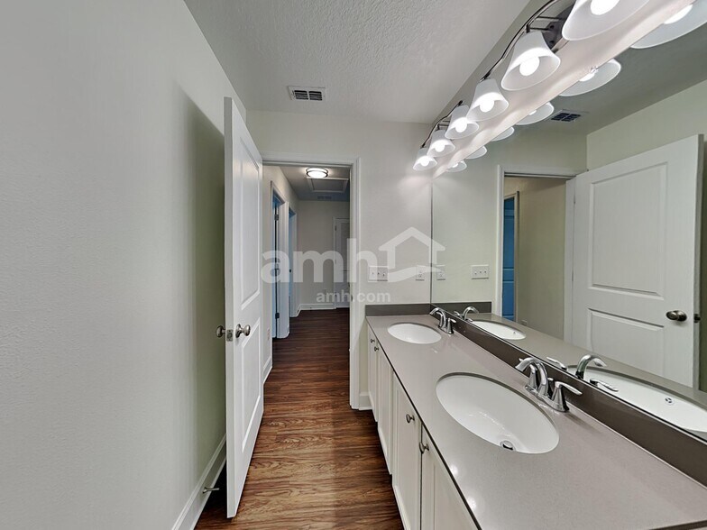 Building Photo - 2805 Wilder Meadows Ln