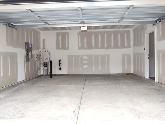 Building Photo - Beautiful Home located in the McKee Grove ...