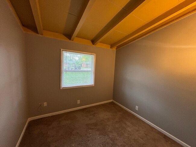 Building Photo - 214 Rugby Rd