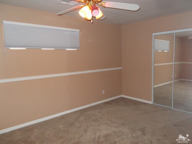 Building Photo - 9641 Vista Del Valle