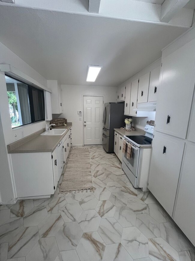 Building Photo - Charming 3/2 Home in Woodland-$500.00 OFF ...