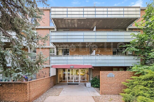 Building Photo - 2500 S York St