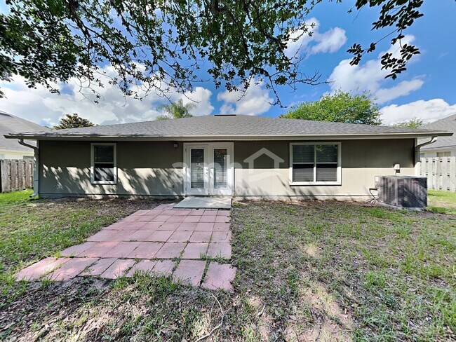 Building Photo - 745 Grand Parke Dr