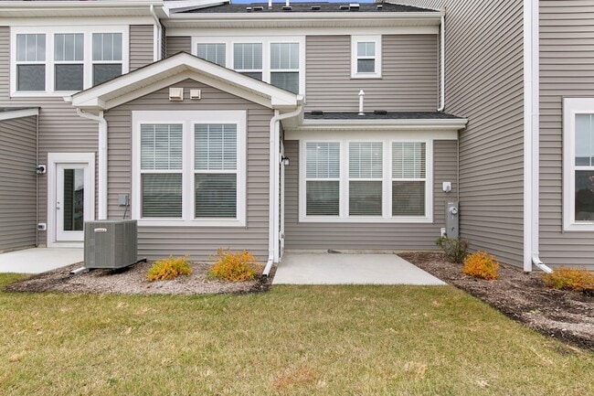 Building Photo - 660 Switchgrass Wy