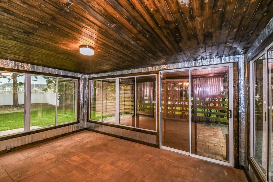 Building Photo - 3701 Woodbriar Dr