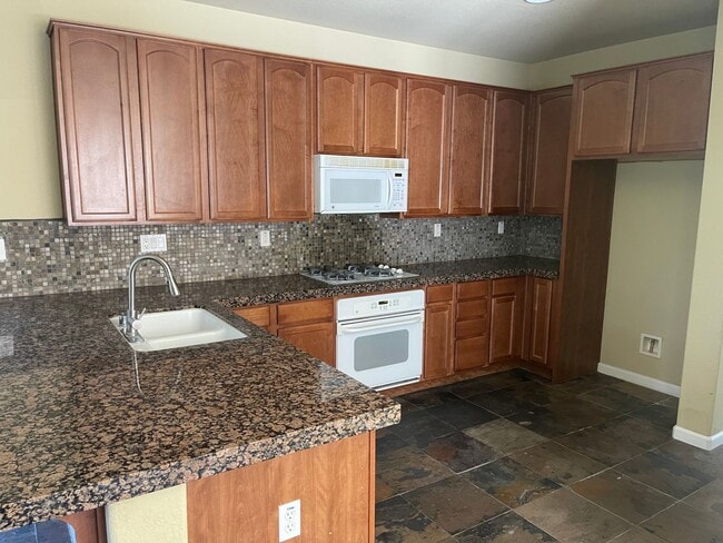 Building Photo - $3995 - 3 Bed/2.5 Bath Two Story Home in D...