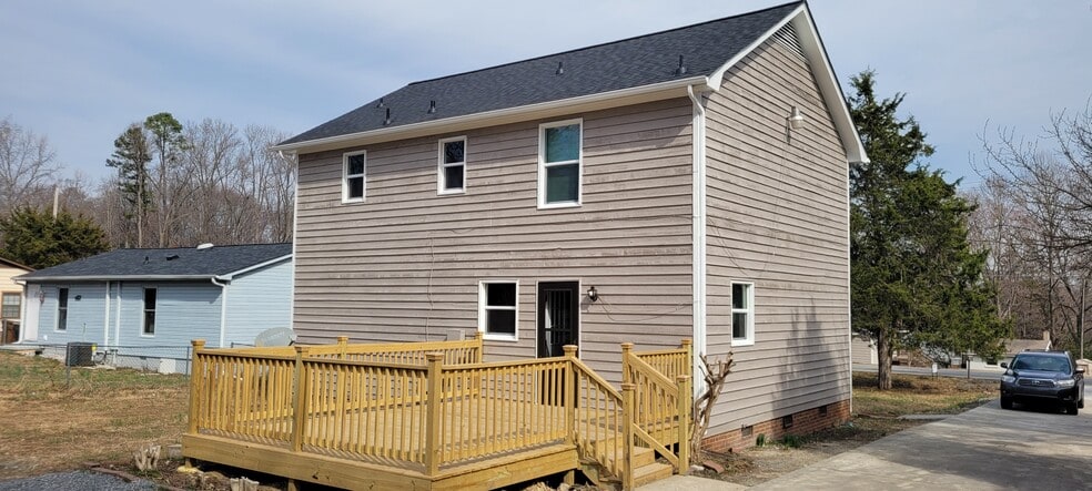 Building Photo - 4505 Southern Webbing Mill Rd