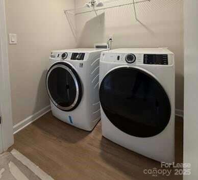 Building Photo - 2205 Camber Dr