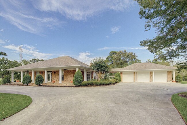 Building Photo - 1548 Virgie Community Rd