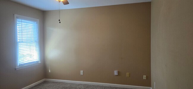 Building Photo - 3313 Fort Harrods Ct