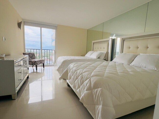 Building Photo - 19355 Turnberry Way