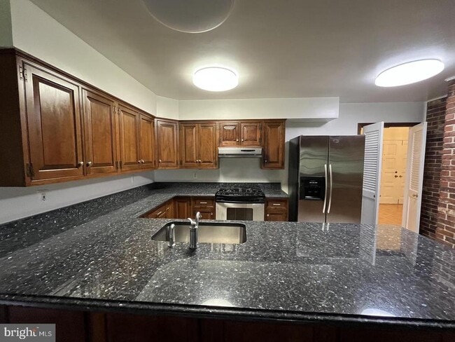Building Photo - 6301 Evermay Dr