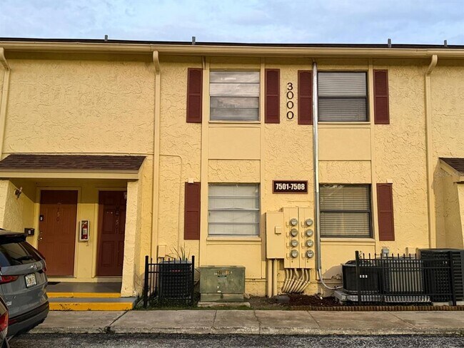 Building Photo - 7501 Gallineta Ct