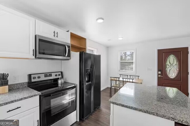 Building Photo - 2533 Godfrey Dr NW