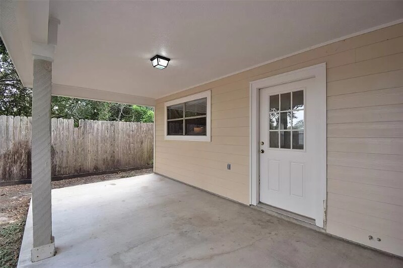 Building Photo - 504 Texas St