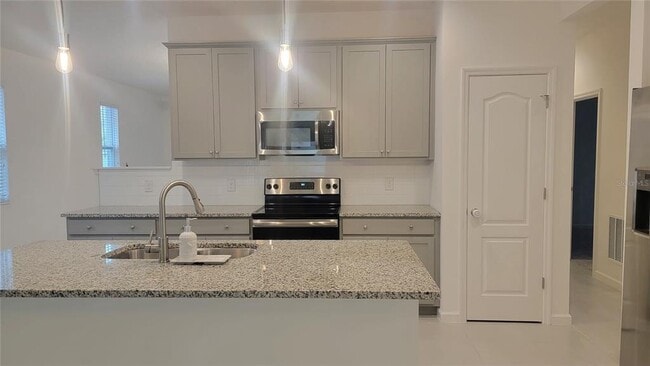 Building Photo - 3283 Stratton Cir