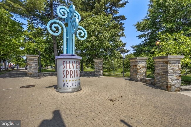 Building Photo - 7607 Eastern Ave NW