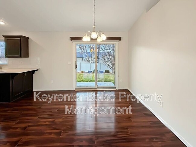 Building Photo - 2807 Mink Pl