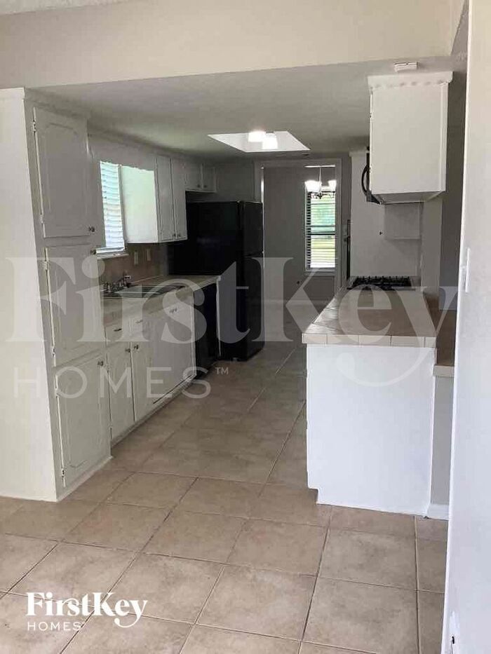 Building Photo - 10127 Carlow Ln