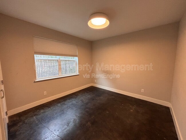 Building Photo - 3214 Ettie St