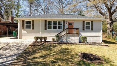Building Photo - 2215 Gordon Cir
