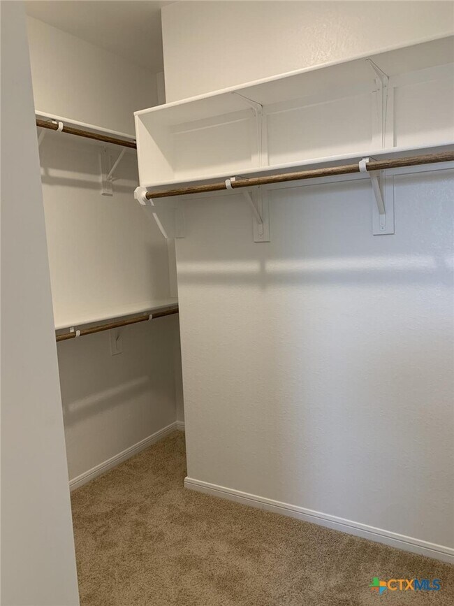 Building Photo - 612 Ripplewood Dr