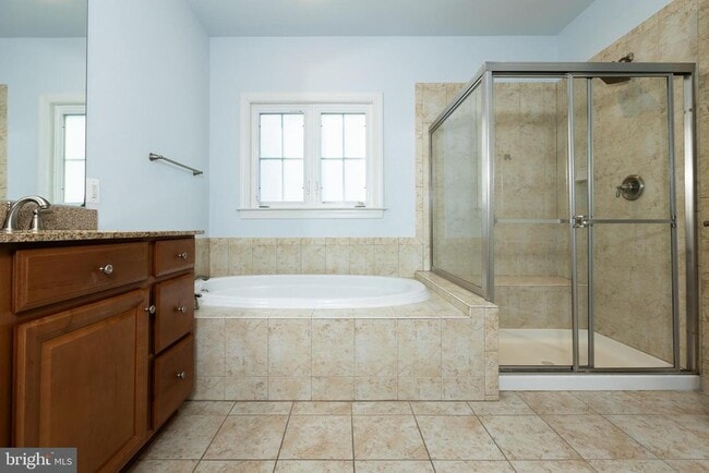 Building Photo - 336 Grand St