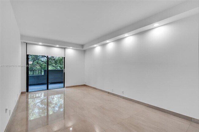 Building Photo - 141 Crandon Blvd