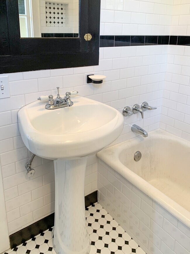 Building Photo - 2103 SE 99th Ct