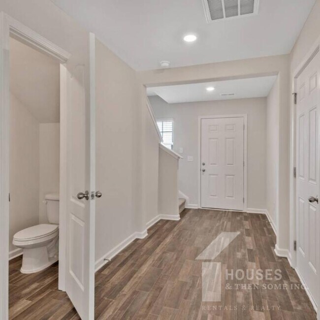 Building Photo - 4057 Reinfield Dr