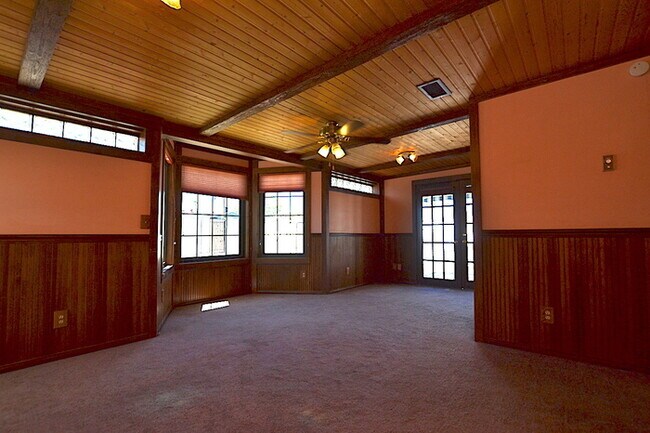 Building Photo - Move In Ready!  Amazing Tempe Location