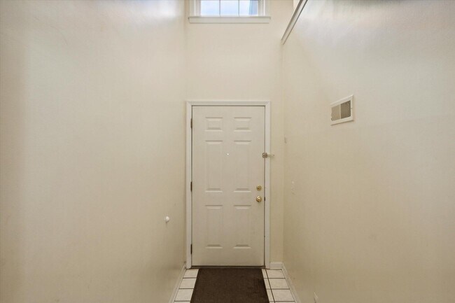 Building Photo - 2817 Barclay Way