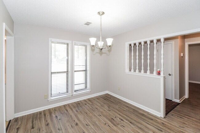 Building Photo - 2705 Van Leer Dr