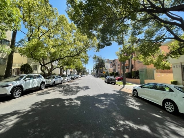 Building Photo - 320 S Gramercy Pl