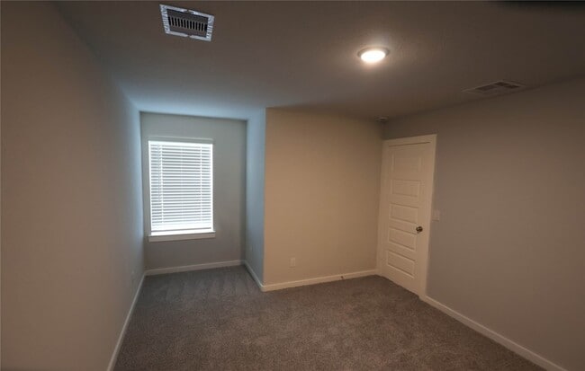 Building Photo - 8603 Blueberry Ash St