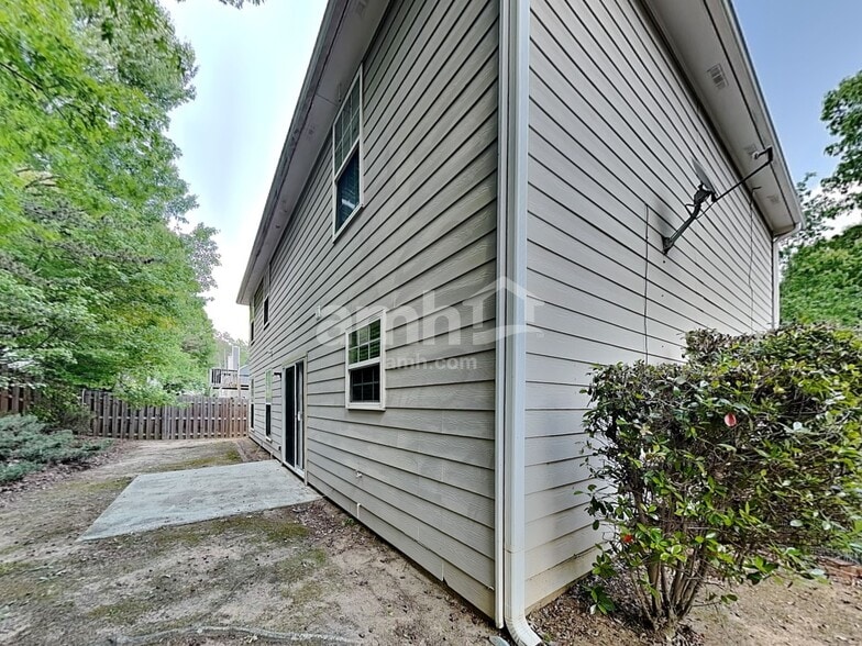 Building Photo - 2440 Hampton Estates Dr SW