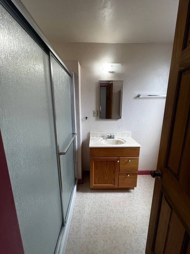 Building Photo - 3-Bedroom 2-bathroom house in Cottage Grove